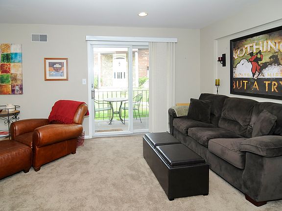 2nd image of 331 Ringwood Ave #A015