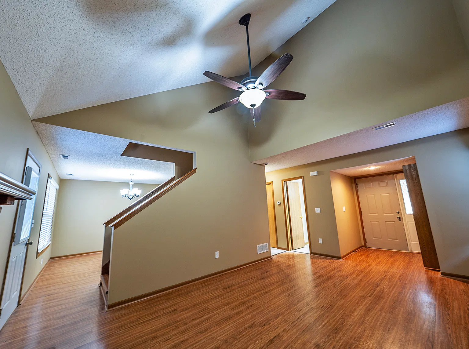3 bed, 2.5 bath, 1236 sqft, $1,700 — Photo 4