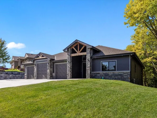 1518 Abercorn Dr, Council Bluffs, IA 51503
