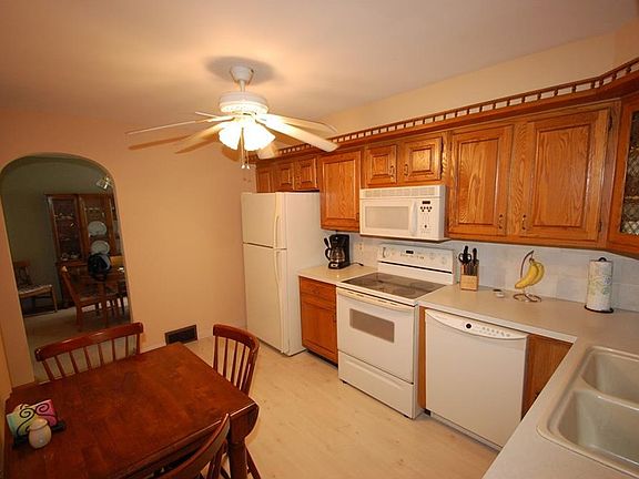 5th image of 2449 S Schenley Ave