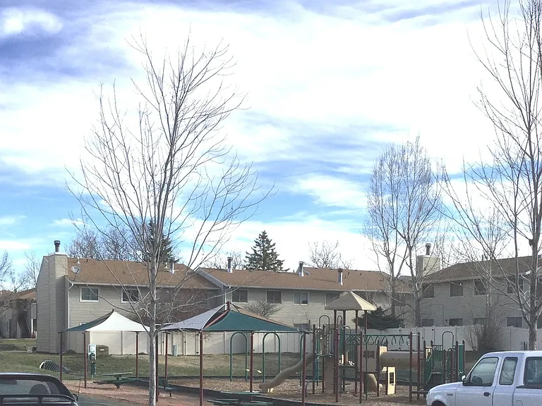 1513 Seneca Cir — Photo 13