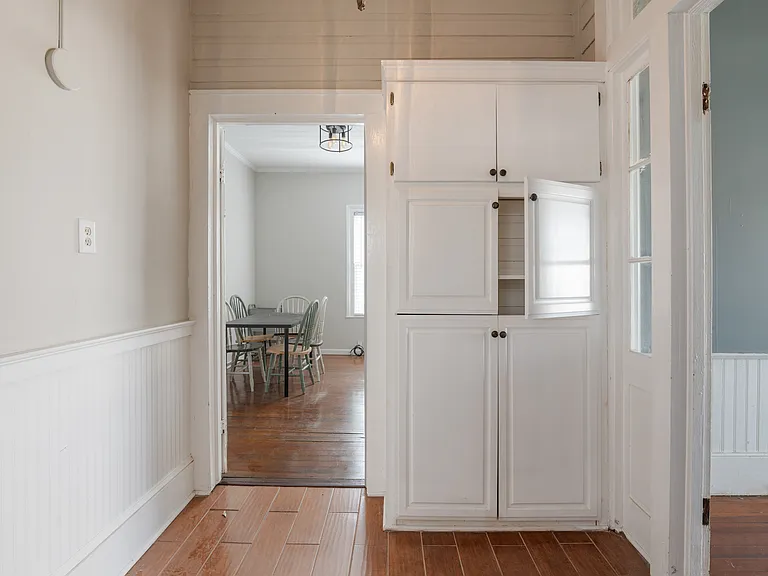 515 Center St — Photo 8