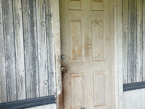 2nd image of 104 Country Living Ln