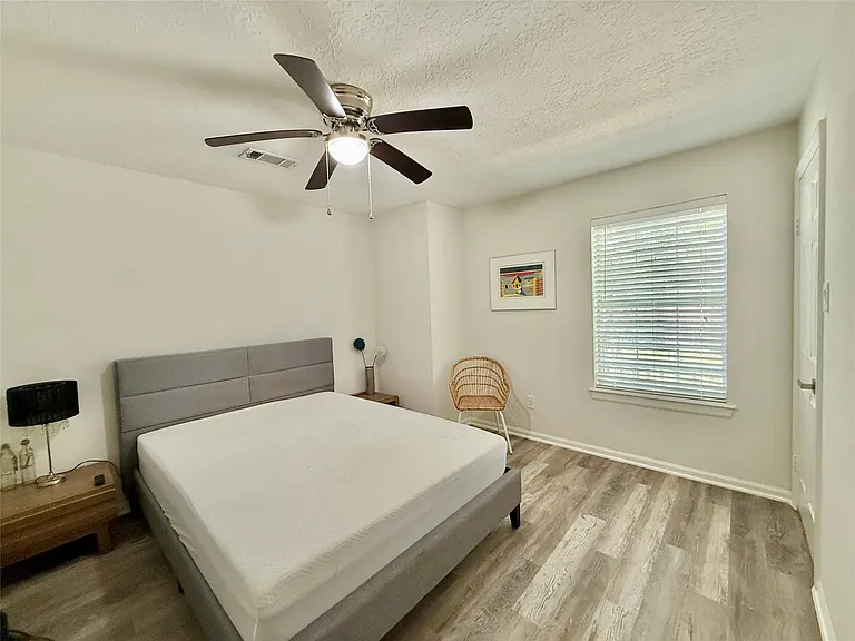 2 Twin Feather Pl — Photo 39