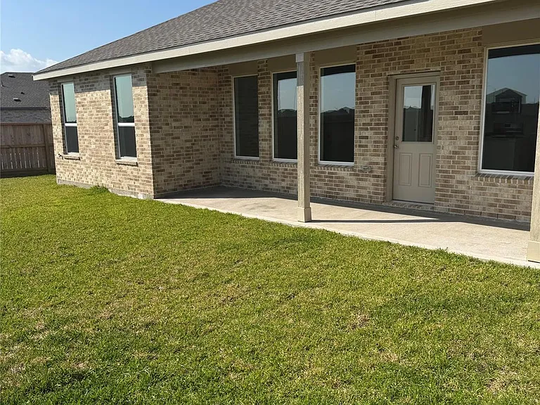 902 Heaven Dr — Photo 23