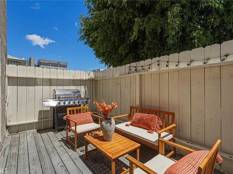 1433 S Beverly Dr — Photo 6