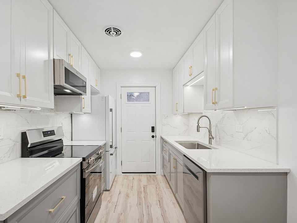 1st image of 4201 N Paulina St APT 1C