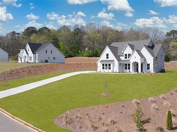 3rd image of 8290 Creekside Overlook Dr