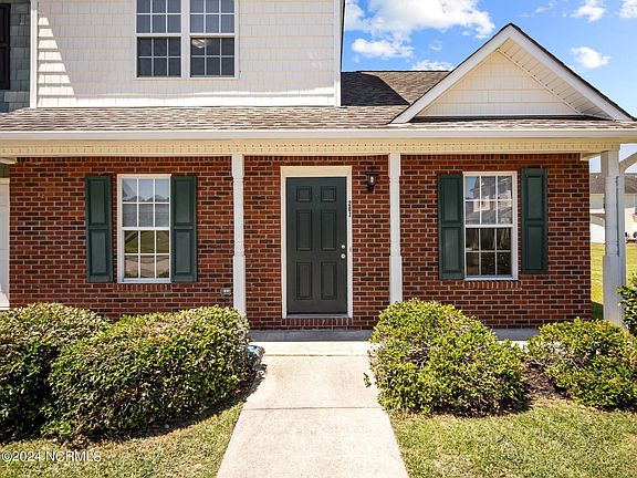 3rd image of 207 Ashwood Drive