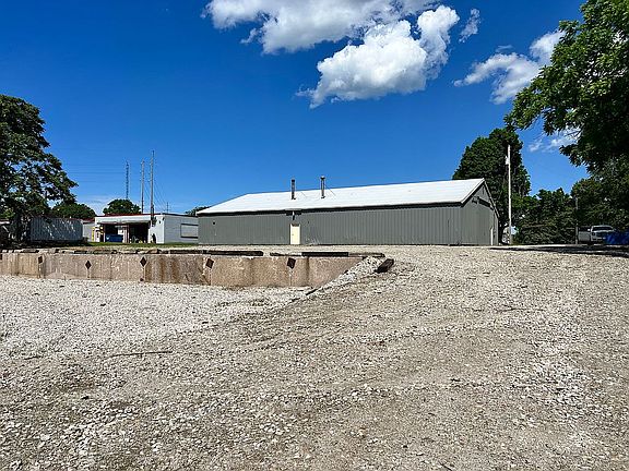 5th image of 3009 Campbell St