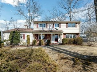 13 Brentwood Dr, East Hanover, NJ 07936