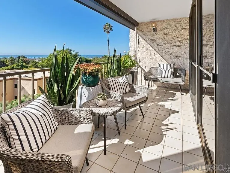 2500 Torrey Pines Rd #402 — Photo 6