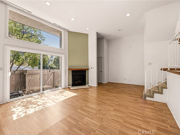 4th image of 17943 Magnolia Blvd APT 16