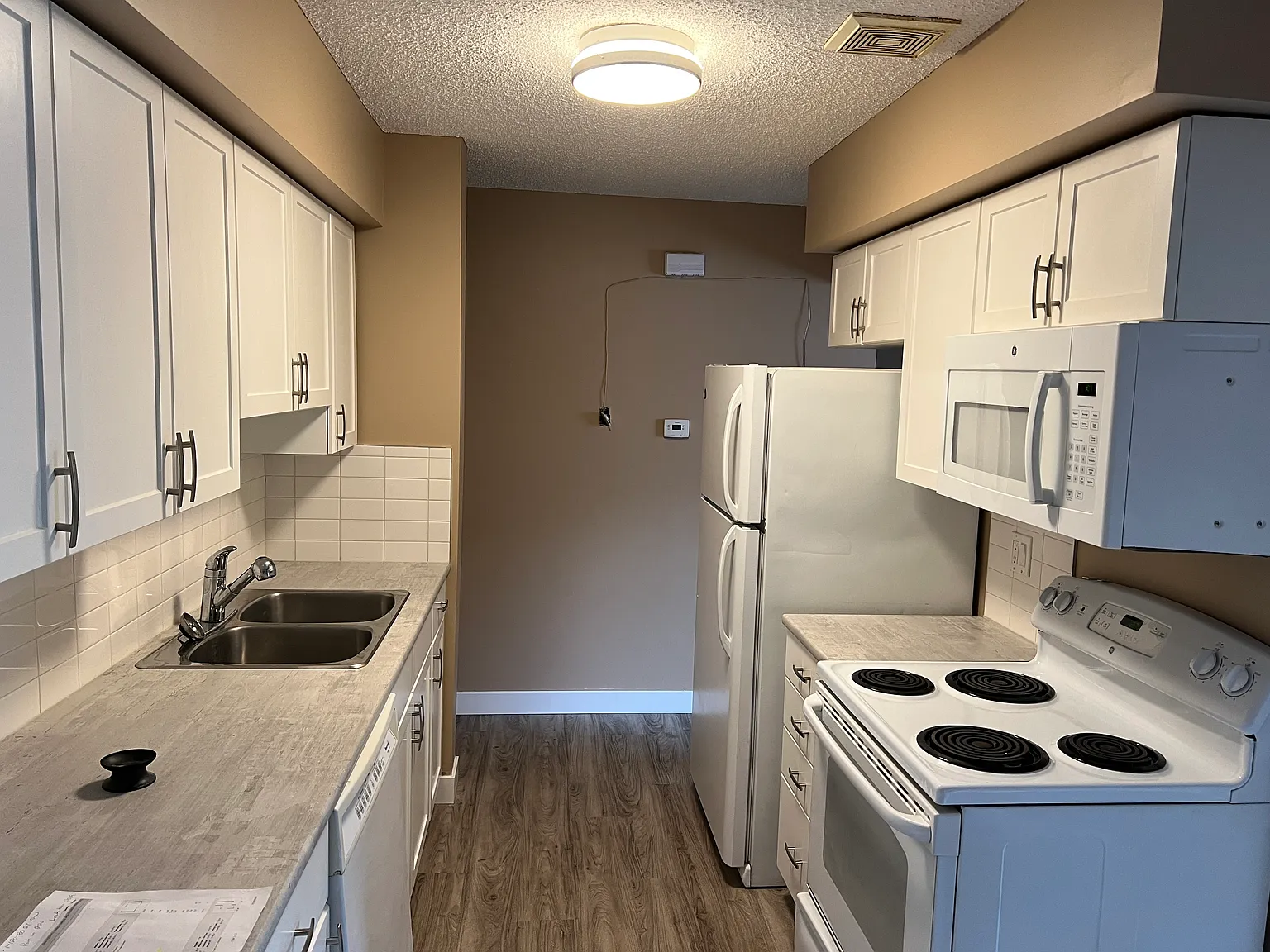 (PN 0948) Bright 3-bedroom townhouse — Photo 4