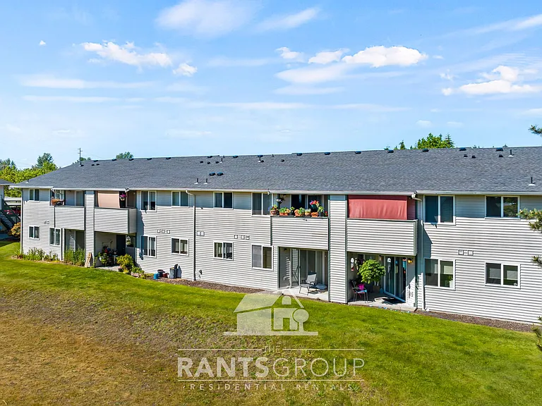 Yelm Creek Apartments — Photo 22