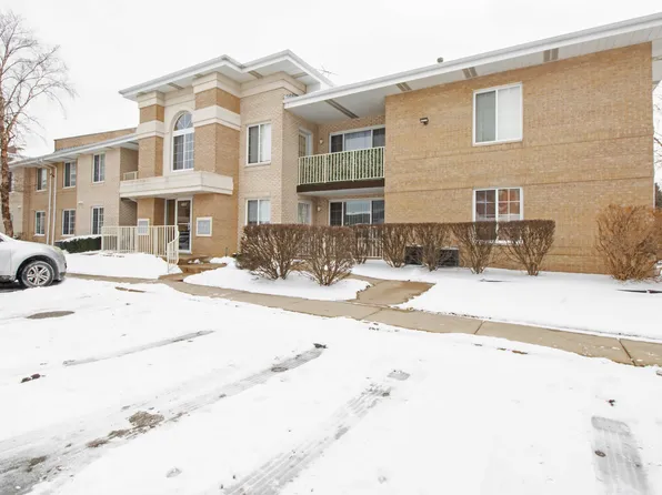4227 W 76th St APT 208, Chicago, IL 60652