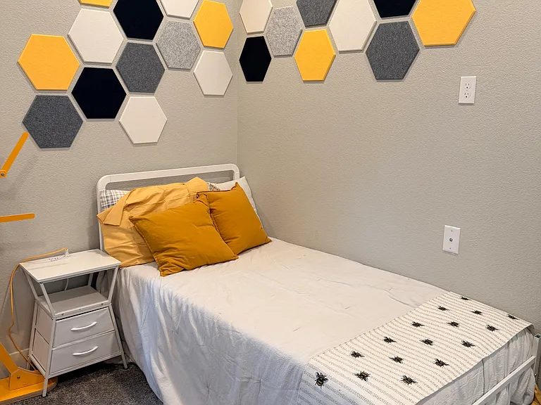 Twin Bedroom