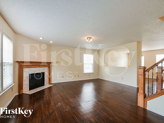 5th image of 10372 Waveland Cir