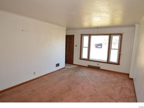 3rd image of 1822 Veronica Ave