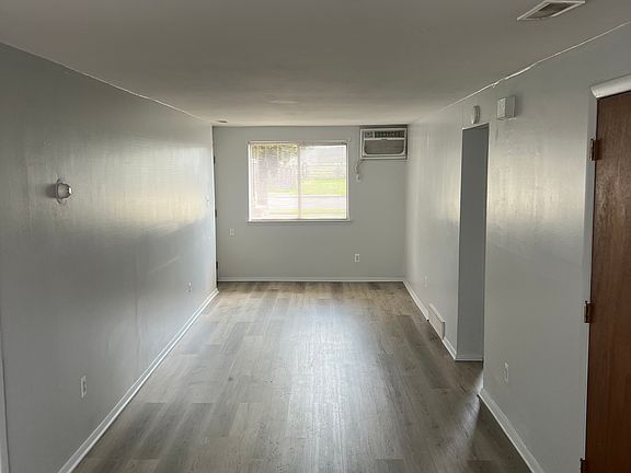 5th image of 806 Ford Ave APT 1