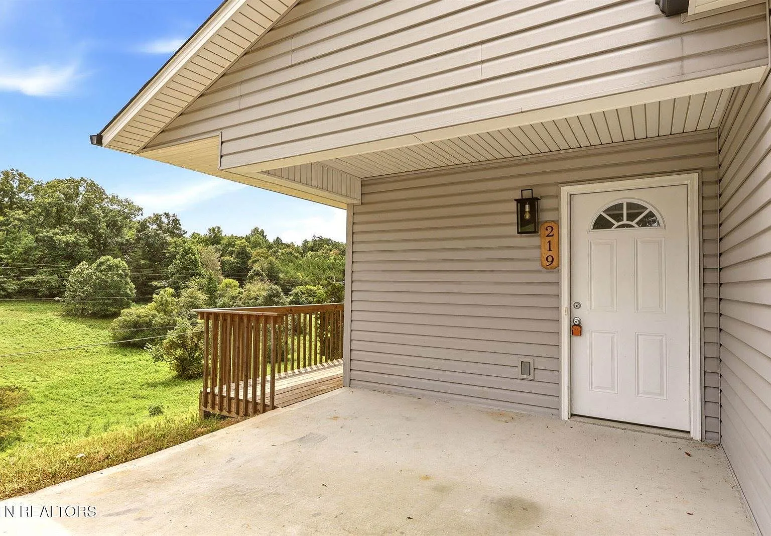 3 bed, 1156 sqft, $1,900 — Photo 4