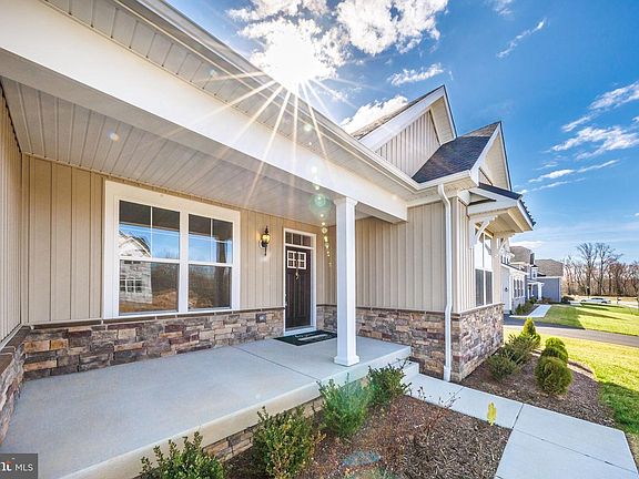 4th image of 850 Brookfield Dr