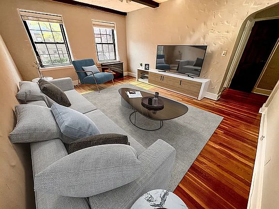 5th image of 2048 Colonial Ave #2