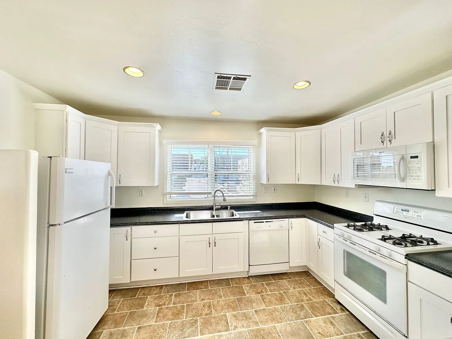 3002-3006 5th Avenue and 428-432 Quince Street — Photo 3
