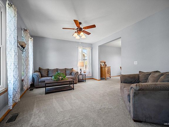 3rd image of 219 E Park Ave