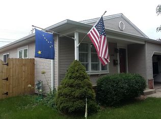 606 Crab Tree Ln, Racine, WI 53406