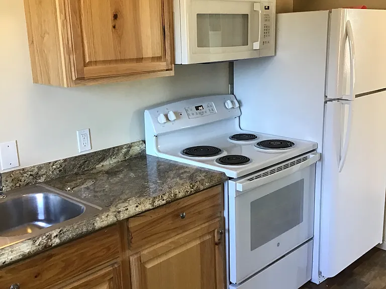 268 NE Holly St — Photo 7