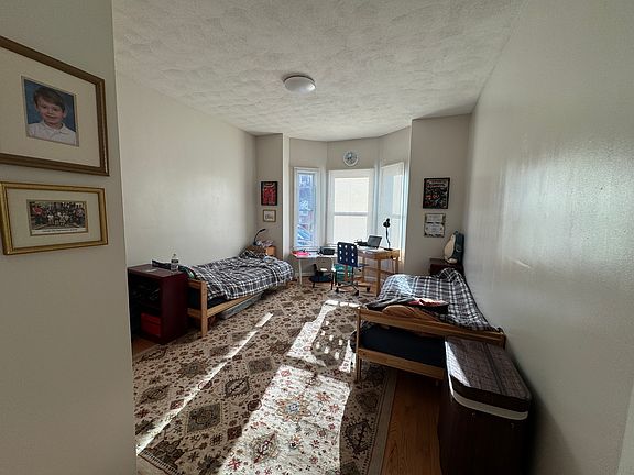 4th image of 14 Chelsea St #1L