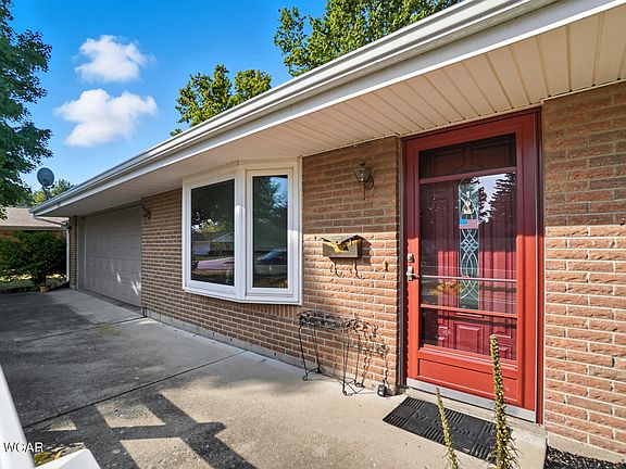 5th image of 137 Woodford Ter