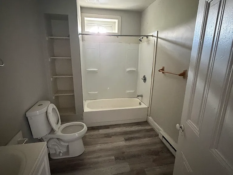907 Dekalb St #5 — Photo 7