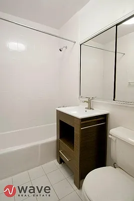 Rented by Wave Real Estate Group | media 13