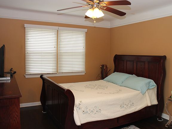 Spacious bedroom