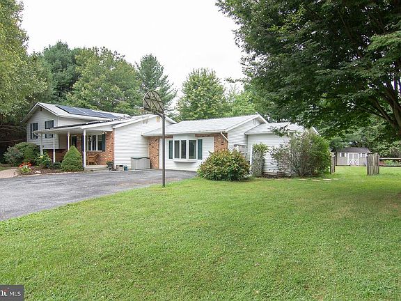 2nd image of 1890 Lakeland Dr