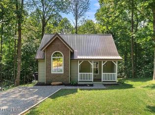 211 Little Cabin Ln, Falls Of Rough, KY 40119