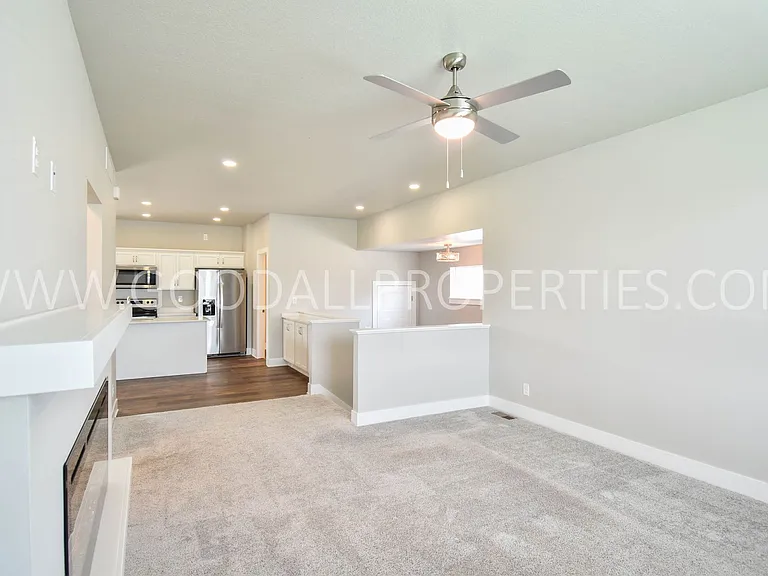 342 N Warrior Ln — Photo 7