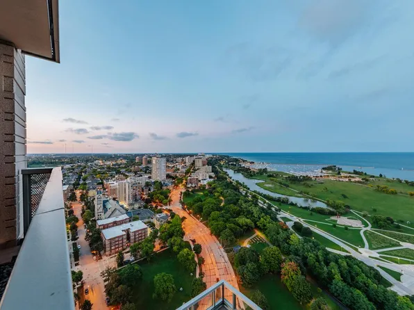 923 East Kilbourn AVENUE #3000, Milwaukee, WI 53202