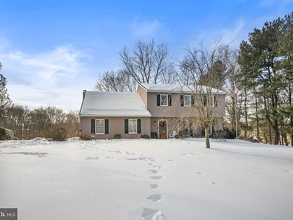 3rd image of 111 Briarwood Dr