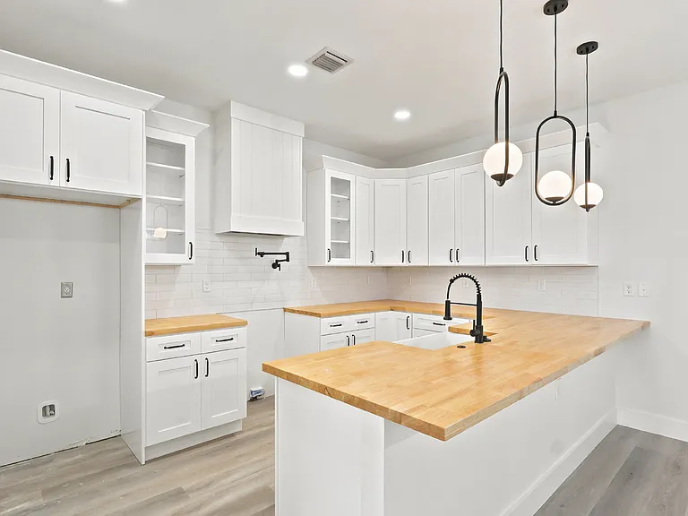 2138 W Nassau St #2 — Photo 10