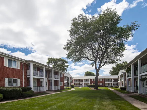 Holiday Center Apartments, 36607 Holiday Cir E APT 1, Clinton Township, MI 48035
