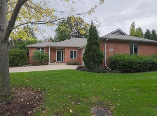 212 Thorngate Ct #8, Burlington, WI 53105