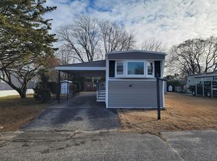 67 Minuteman Dr, Bohemia, NY 11716