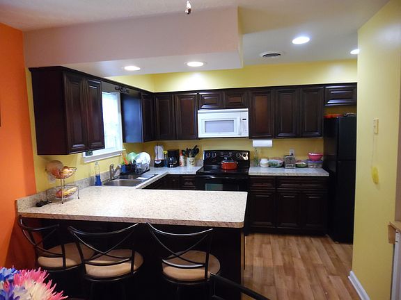 2nd image of 2240 McKann Ave