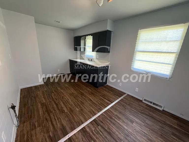 312 Holmes Ave — Photo 3