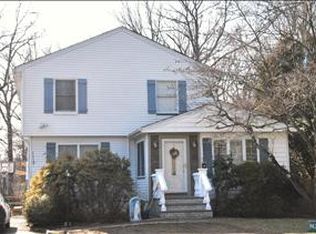 946 Franklin Ave, Franklin Lakes, NJ 07417