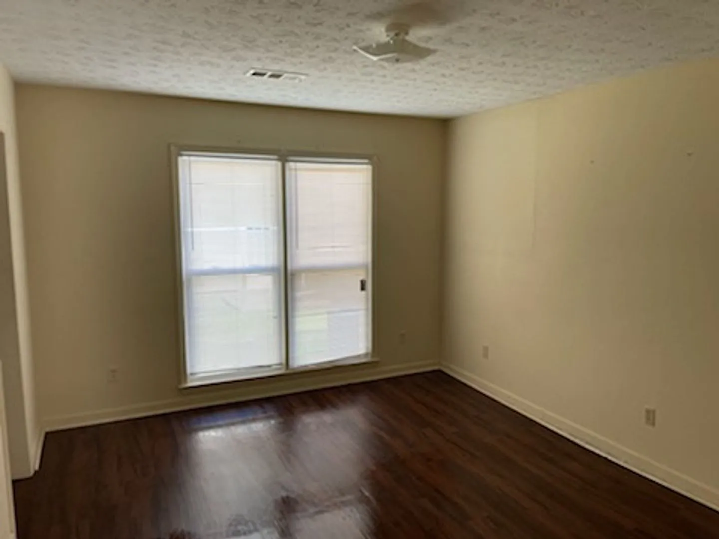 Fox Hill Apartments — Photo 4
