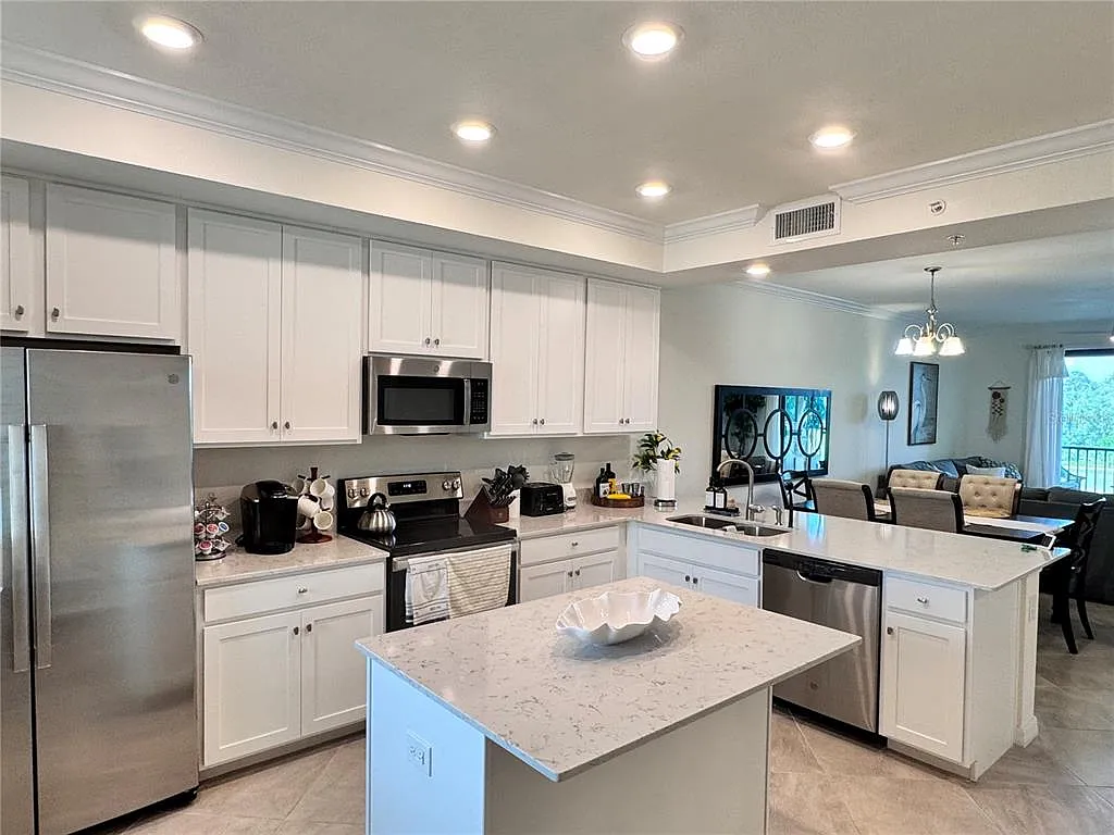 2 bed, 2.0 bath, 1121 sqft, $2,500 — Photo 3